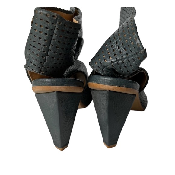 NEW IN BOX Fly London Indigo Iwo Toe Dark Grey Leather Ankle Boot 40 - Picture 10 of 16